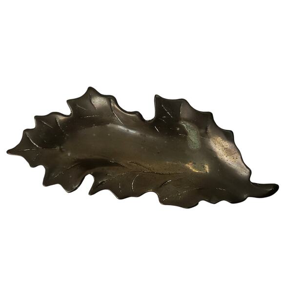 Vintage Cast Solid Brass Oak Leaf Dish Tray Trinket Keys Jewelry Holder - Picture 1 of 10
